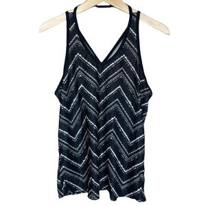 Athleta Limitless Chevron Perforated Tank Top Size Medium